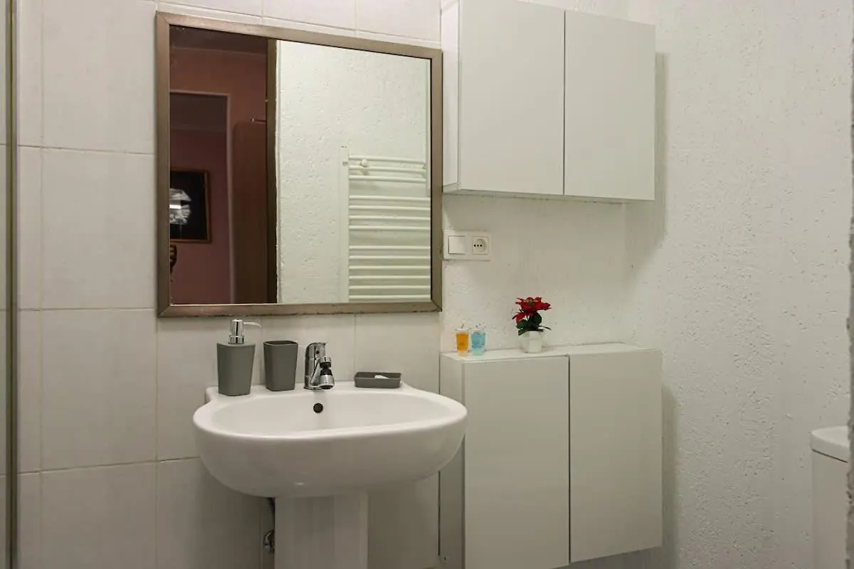 Cozy Apt Near Vake Park - By Wehost Tbilisi