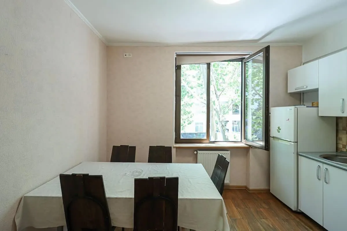 Cozy Apt Near Vake Park - By Wehost Tbilisi 0*,