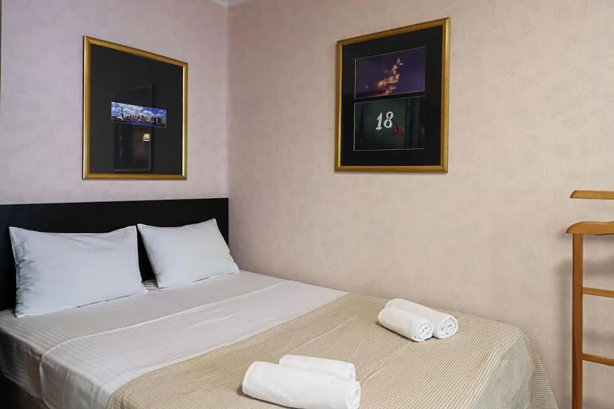 Cozy Apt Near Vake Park - By Wehost Tbilisi Lägenhet