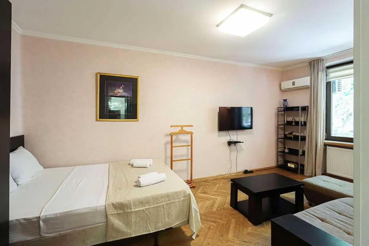 Cozy Apt Near Vake Park - By Wehost Tbilisi