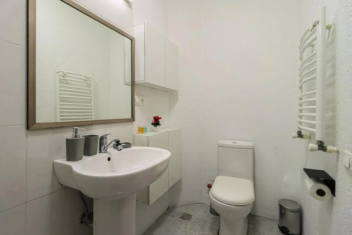 Cozy Apt Near Vake Park - By Wehost Tbilisi 0*,  Gruzja
